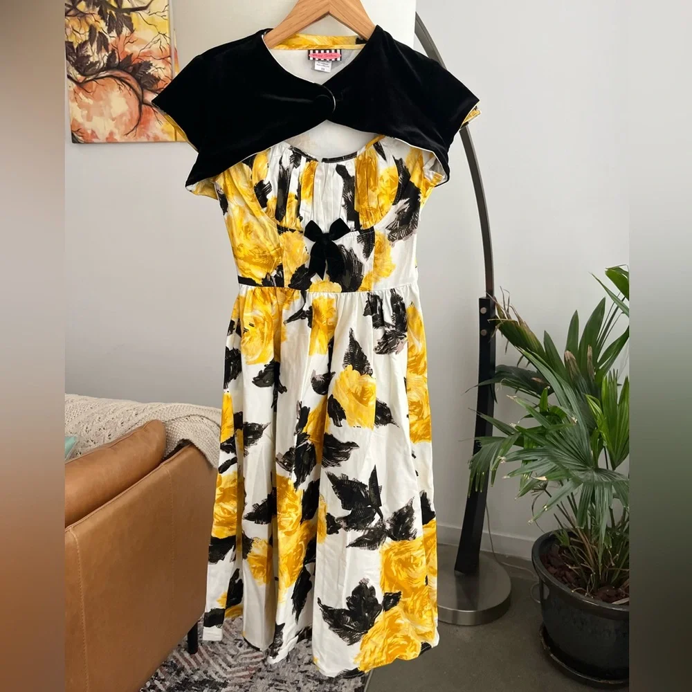 NWT Pinup Couture Evelyn Yellow Roses Swing Dress - Picture 8 of 8